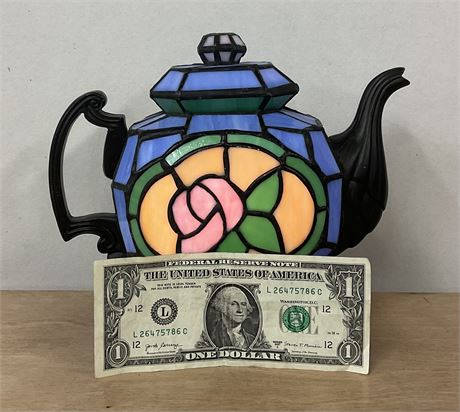 VINTAGE CHEYENNE TIFFANY STYLE STAINED GLASS TEAPOT ACCENT LAMP