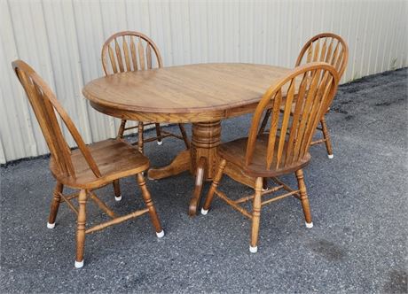 41" Oak Dining Room Table w/ Leaf & 4 Chairs
