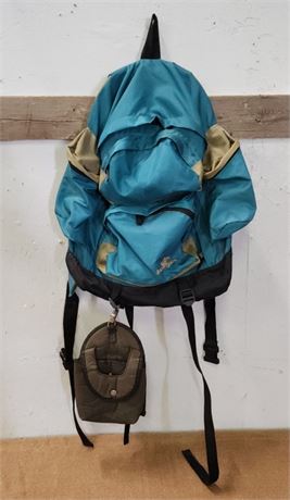 Black Sheep Day Pack w/ Water Carrier