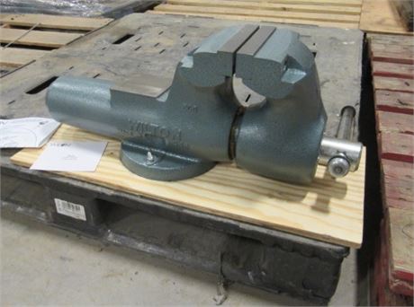 Tryans Online Auction & Auction Center - New Wilton 600 Machinists Vise