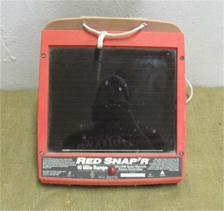 Red Snap'r Solar Electric Fence Controller