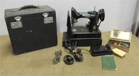 Exceptionally Fine Vintage 1951 Compact Portable Singer Sewing Machine