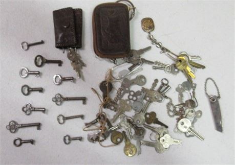 Some Old Keys and Key Purses