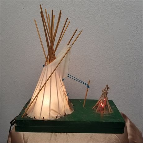 Tipi w/ Campfire Lamp