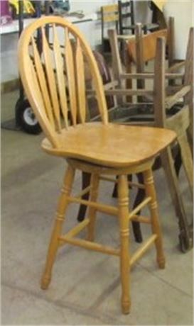 Nice Oak Swivel Counter Stool