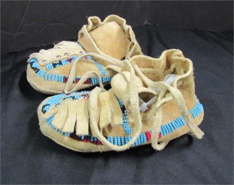 Very Nice Beaded Toddler Moccasins