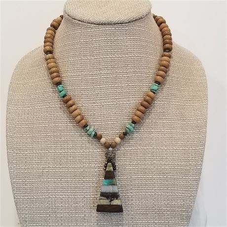 Lovely Beaded Necklace Inlaid Stone Pendant