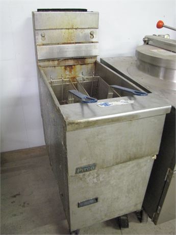 Deep Fryer...Needs Cleaning (Tryan's Auction Center)