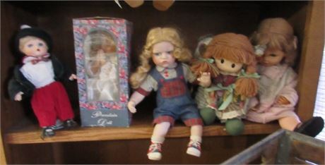 5 Collectible Dolls