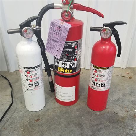 Fire extinguishers (711 Blackhawk St. Billings)