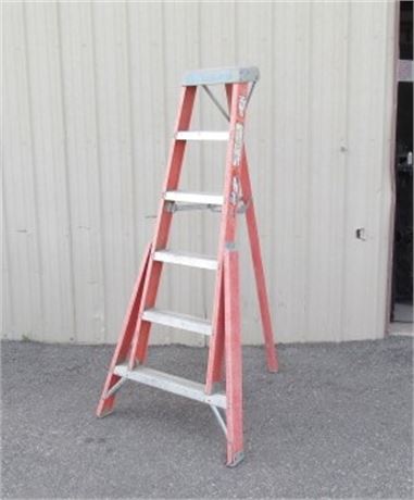 6' Fiberglass Tripod Step Ladder