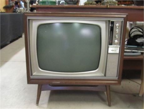 Vintage Admiral TV Set in Really Good Condition!