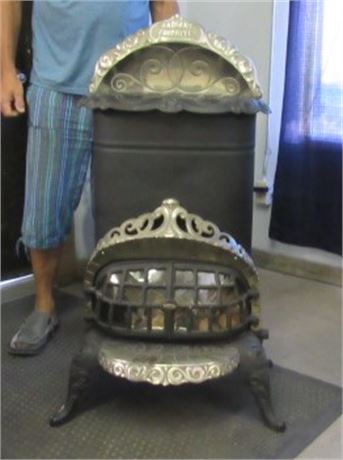 Radiant Favorite Stove & Range Company Antique Cast Iron Gas Stove