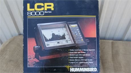 Hummingbird LCR 8000 Fish Finder