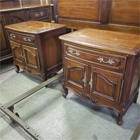 Pair of Century Furniture Night Stands - Matches Lot #'s 347,348,350,351