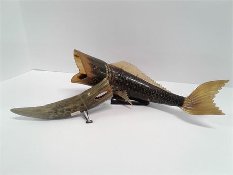 Vintage Columbian Cowhorn Carved Fish & Cayman