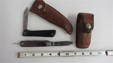 2 Folding Knives with Sheaths