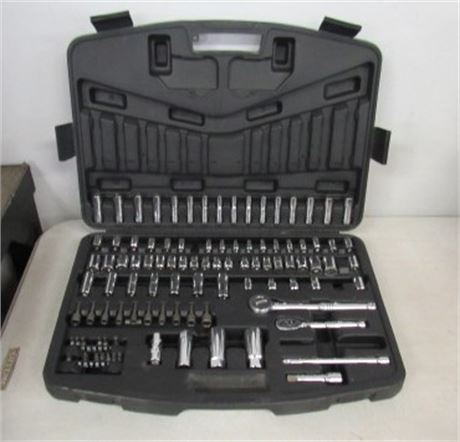 1/4" & 3/8" Stanley Drive/SAE & Metric Socket Set