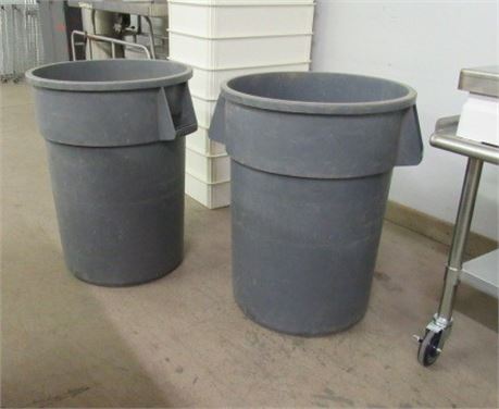 2 Large Rubbermaid Trash Containers