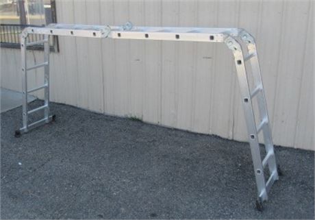 Medium Duty Adjustable Ladder