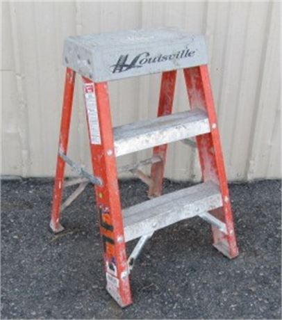 27" Fiberglass Step Ladder