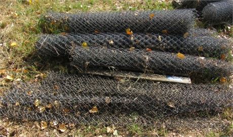 Five Pieces Assorted Chain Link Fencing    5 '- 8'