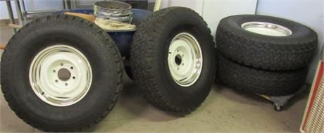 4-6 Lug Chevy Truck Tires & Wheels - 33x10.5 R15LT 114R