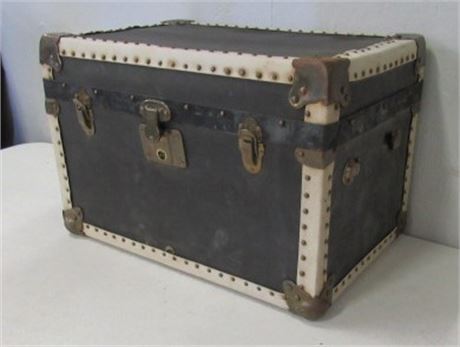 Vintage Salesman's Sample (?) Trunk w/ Shelf Box - 12x18x12