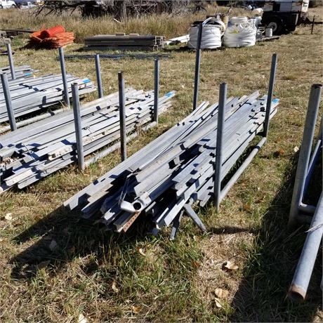 Galvanized H-Posts 8ft Mostly..40pc approx...with Rack