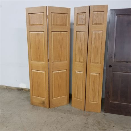 Bi-fold Natural Wood Doors