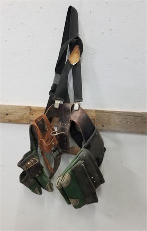 Shoulder Suspended Carpenters Tool Bag