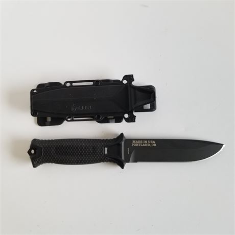 Nice Gerber Hunting Knife with Hard Case