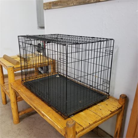 Mid Size Dog Crate w/ Divider