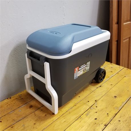 Like New 40qt Igloo Cooler