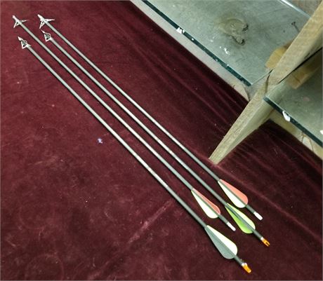 4 Easton Broadhead Arrows