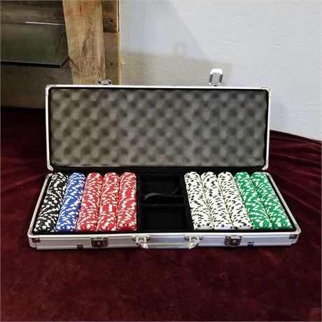 Nice Set of New Heavy Duty Poker Chips W/ Case