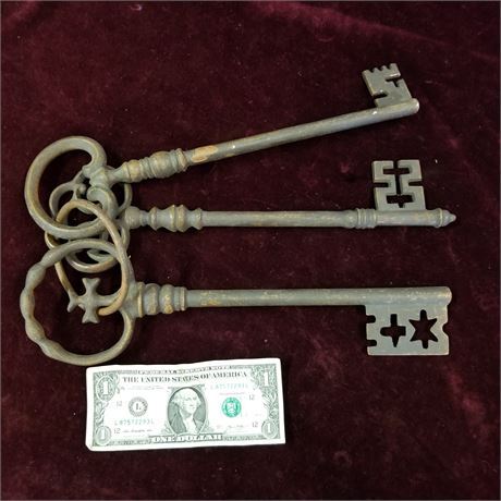Cast Iron Decorative Key Ring & Keys