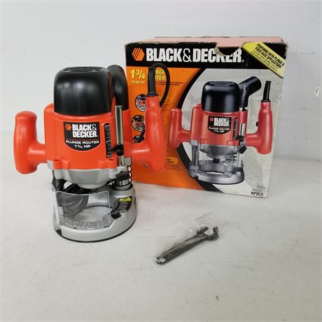 New Black & Decker 1 3/4 hp Plunge Router