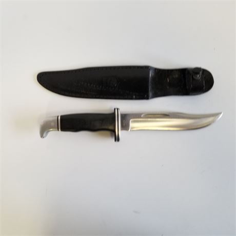 Buck Hunting Knife with Sheath