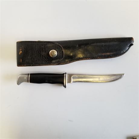 Buck Hunting Knife with Sheath