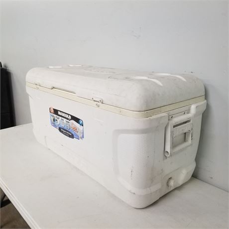 Huge Igloo 150qt. Max Cold Cooler...Needs Closers