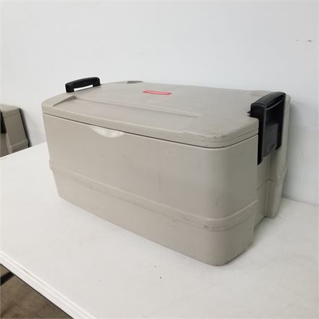Rubbermade Insulated Food Charger...30x18x15