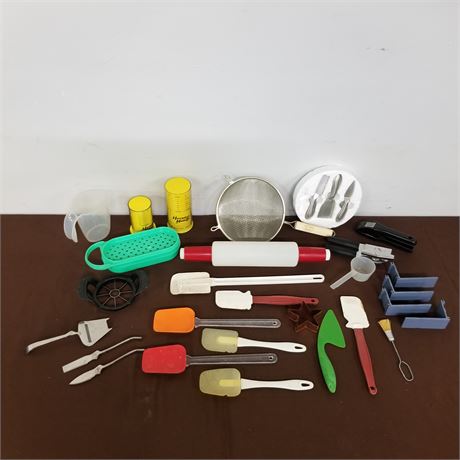 Assorted Kitchen Specialty Items