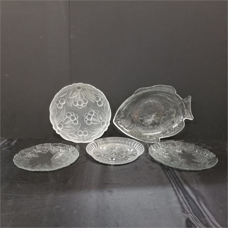 5 Serving Plates