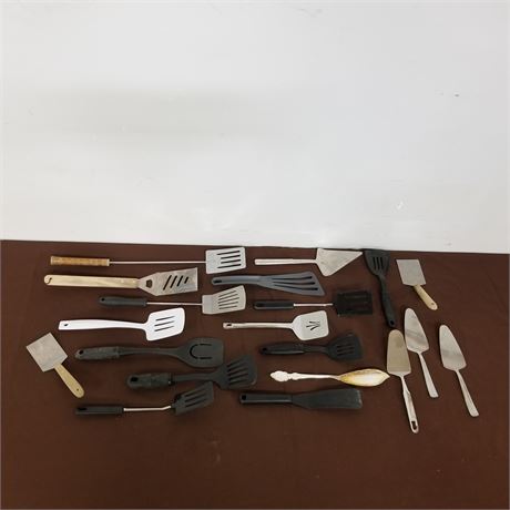 Assorted Slotted & Solid Spatulas
