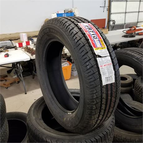 1 New Firestone FR710 Tire..P215/60R17