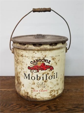 Large Vintage MobilOil Can...Empty