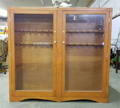 Locking Gun Cabinet (needs a key) Holds 14 Rifles - 60x12x55