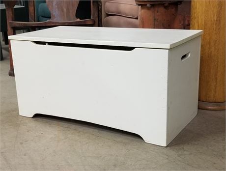 Wood Storage Bench (white)