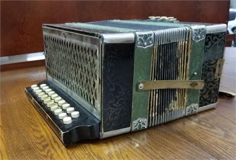 Vintage Venezia Italian Accordian